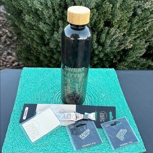 Zaddy Earth-35 oz plastic bottle, 2 pins & 1 lanyard-brand new-originally packed